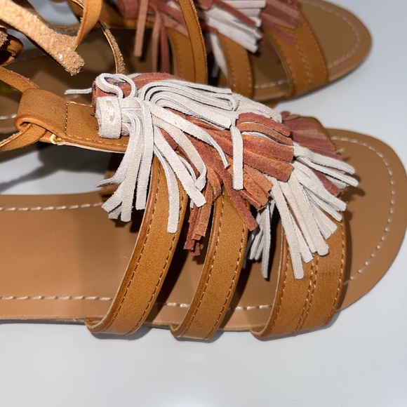 mark. Vegan leather tassel gladiator sandals NWOT size 8 - Picture 5 of 7